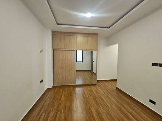 4 Bed Apartment with En Suite in Westlands Area image 1