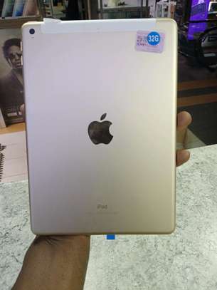 Apple iPad Air 2 5th gen image 4