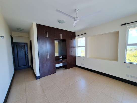 4 Bed Apartment with Aircon in Nyali Area image 9