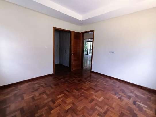 5 Bed Townhouse with En Suite at Gated Community image 3