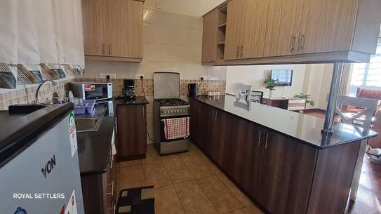 Serviced 1 Bed Apartment with En Suite at Westlands Rd image 5