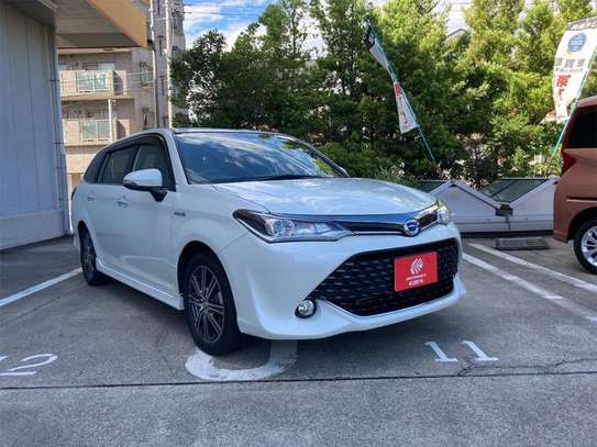 Toyota Fielder hybrid image 9