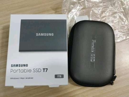 Samsung T7 Touch SSD image 2