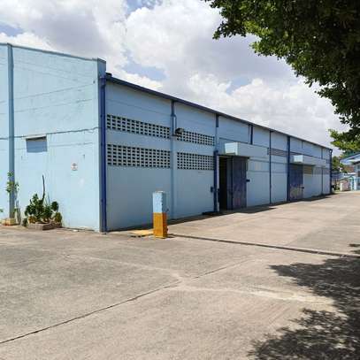 Warehouse with Parking in Industrial Area image 16