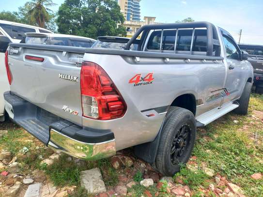 TOYOTA HILUX PICK UP 4X4 NEW IMPORT. image 7