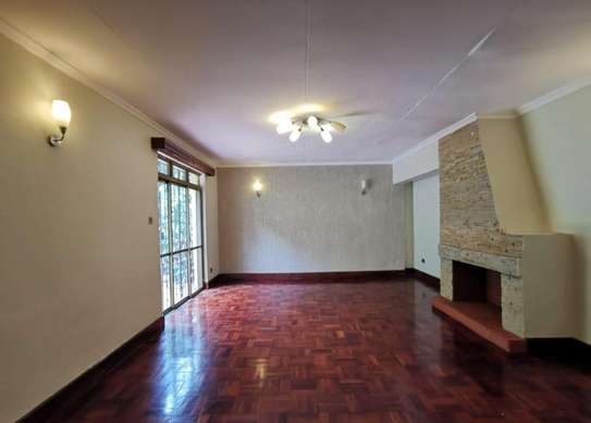 5 Bed House with En Suite in Spring Valley image 14