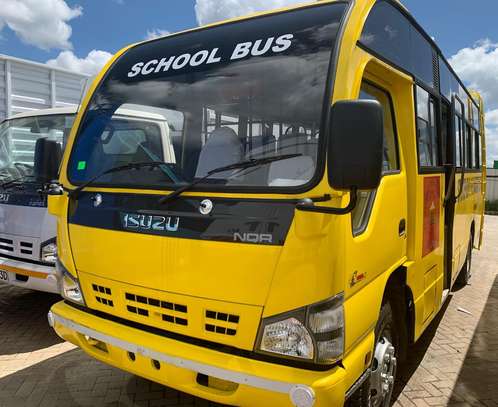 Brand New ISUZU NQR 33-Seater School/Staff Bus/Matatu image 3