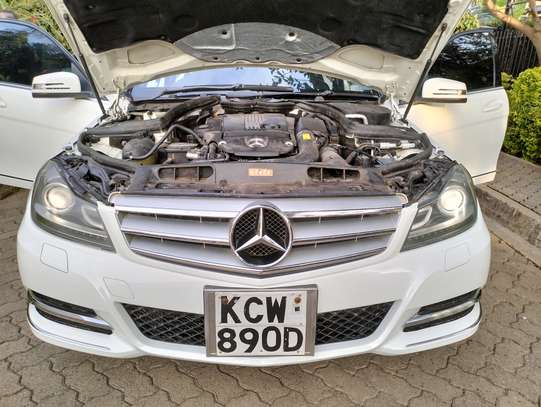 2012 Mercedes C200 image 9