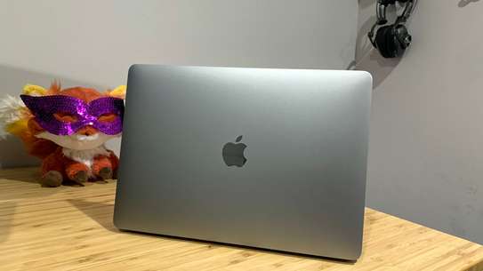 MacBook Air M1 2020. 8 GB RAM 512 GB SSD image 3