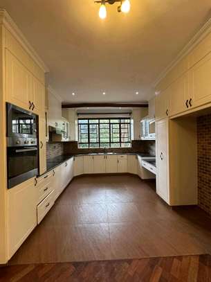 4-Bedroom All-En-Suite House + DSQ for Sale Kerarapon image 1