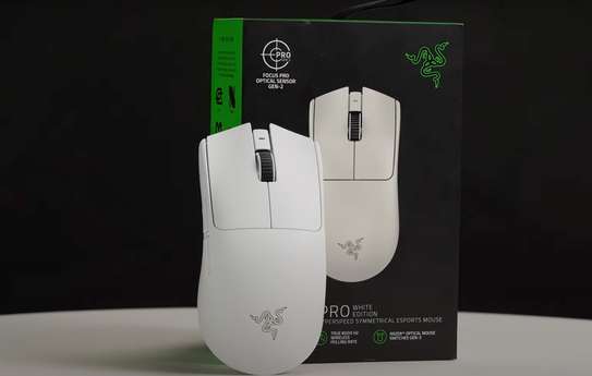 Razer Viper V3 Pro Wireless Gaming Mouse – White image 3