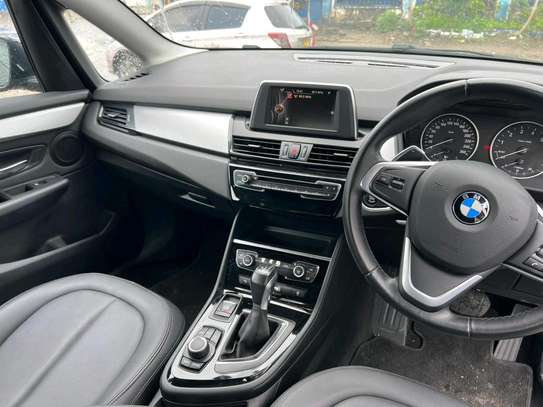 BMW 220i 2016 image 3