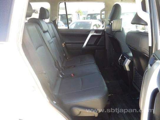 Toyota land Cruiser Prado image 8