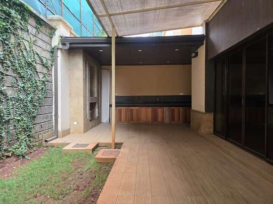 5 Bed House with En Suite in Lavington image 5