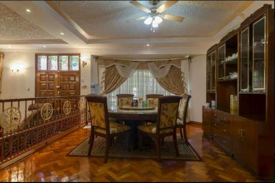 5 Bed House with En Suite in Runda image 4