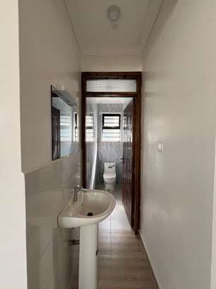 3 Bed House with En Suite at Near Spur Mall image 1
