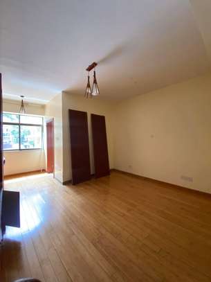 4 Bed Apartment with En Suite in Kilimani image 10