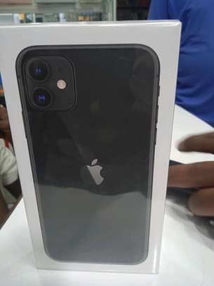 Iphone 11 new 128GB sealed in shop(free 3d glass protector) image 2