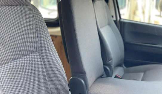TOYOTA HIACE COMMUTER 18 SEATER image 6