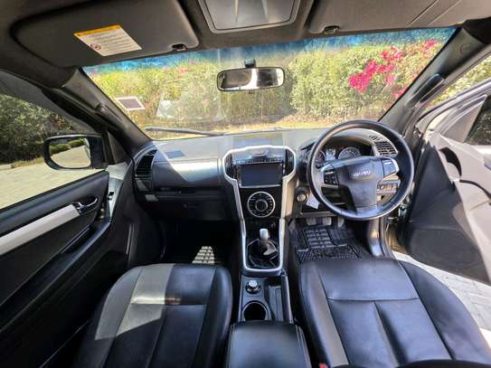 Local unit isuzu Dmax cab image 8