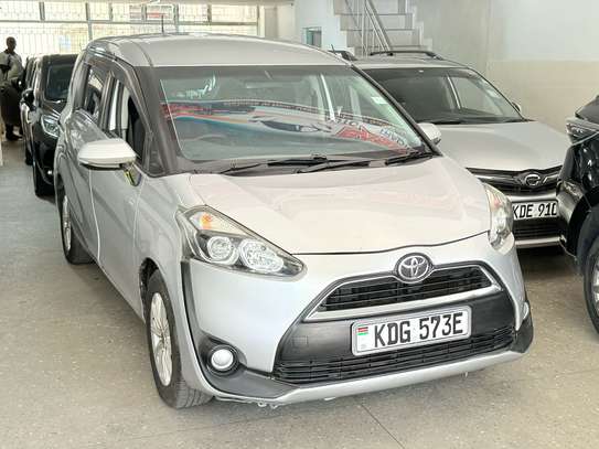 Toyota Sienta KDG image 1