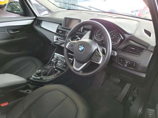 BMW 220i image 9