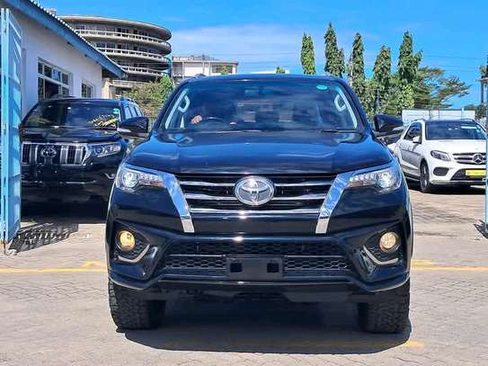 TOYOTA FORTUNER image 3