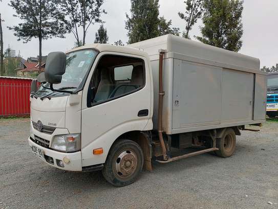 Toyota Dyna with Refrigeration image 2