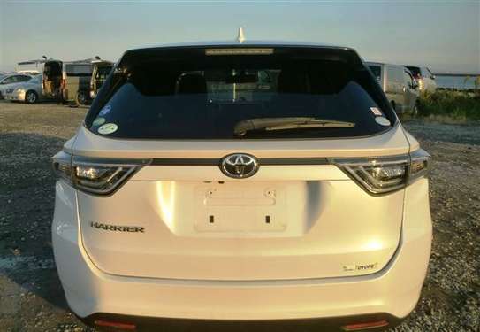 Toyota Harrier Year 2014 Pearl white color image 12