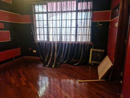 4 Bed House with En Suite at Lavington image 9