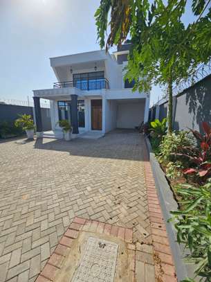 3 Bed Townhouse with En Suite at Mtwapa image 2