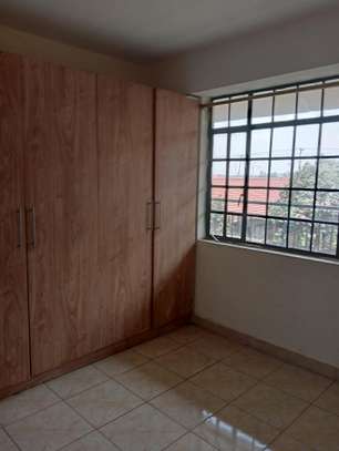 2 bedroom en suite with an open kitchen image 6
