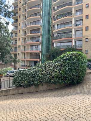 3 bedroom apartment on riara rd to let with a Dsq image 1