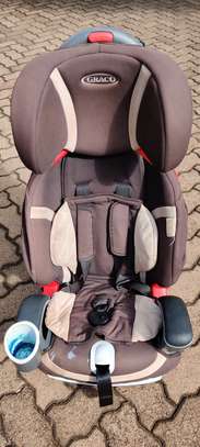 Graco baby to junior car sear with Extender. image 2