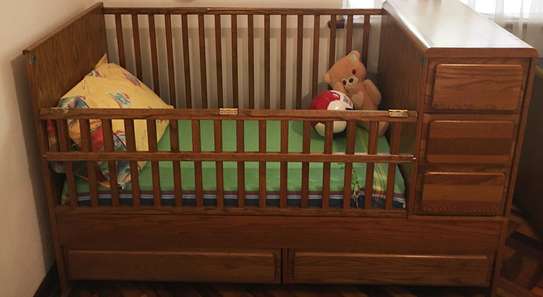 Child Craft Furniture Oak Crib N Bed W. Drawers Usa in Lavington PigiaMe