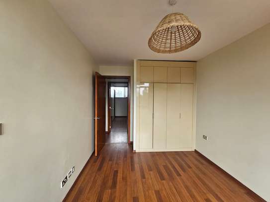 3 Bed Apartment with En Suite in Westlands Area image 5