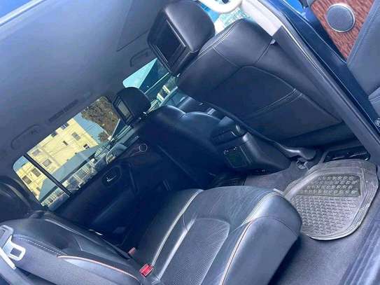 Nissan patrol newshape 2016 model fully loaded with sunroof image 5