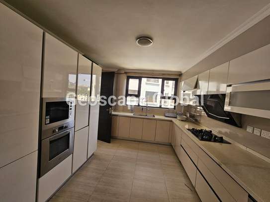 3 Bed Apartment with En Suite in Riverside image 6