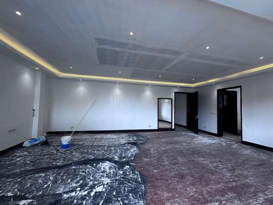 5 Bed House with En Suite in Runda image 15