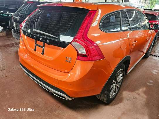 Volvo V60  (Hire Purchase available) image 4