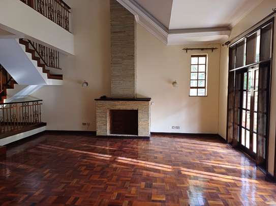 4 Bed Townhouse with En Suite in Rosslyn image 29