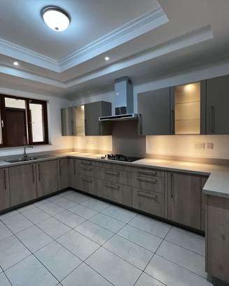 5 Bed House in Lavington image 6