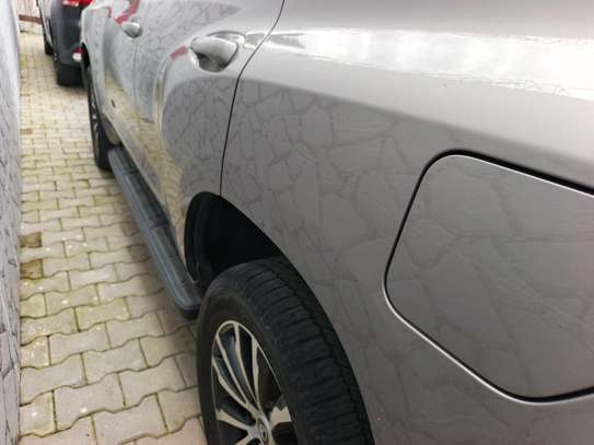 Toyota landcruiser Prado diesel image 4