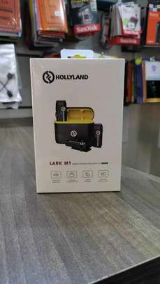 Hollyland LARK M1 DUO 2-Person Wireless Microphone System image 2