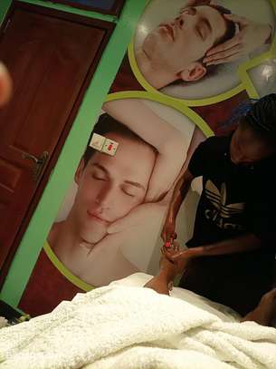 Mobile massage provider at Nairobi image 1