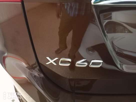 Volvo xc60 image 2