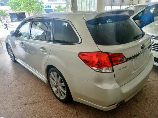 Subaru legacy hatchback image 5