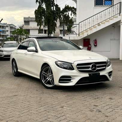 Mercedes Benz E350 white ♥️ AmG image 2