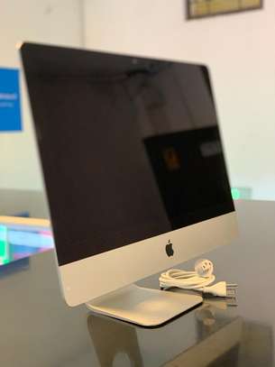 Apple iMac 21.5-inch 3.3GHz Core i3 (Early 2013) image 1