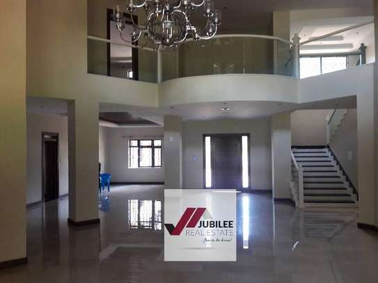 5 Bed House with En Suite in Runda image 11